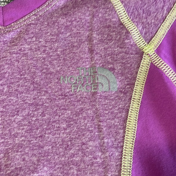Size 6 North Face flash dry t-shirt - Picture 2 of 4
